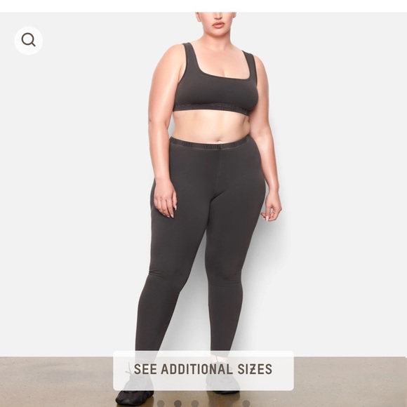 ❌❌SOLD❌❌SKIMS bralette and legging set - Picture 4 of 5